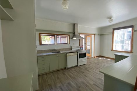 Photo of property in 28 Shakespeare Road, Bluff Hill, Napier, 4110