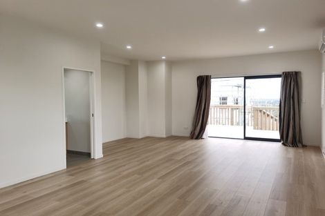 Photo of property in 9a Crestview Rise, Papakura, 2110