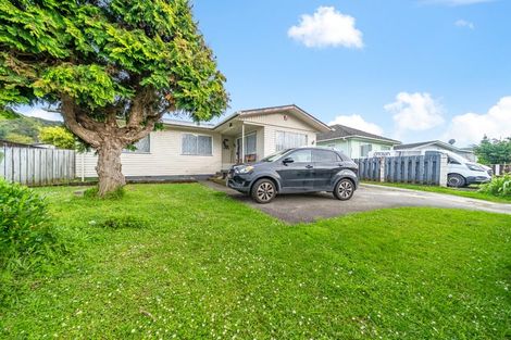 Photo of property in 271 Wellington Road, Wainuiomata, Lower Hutt, 5014