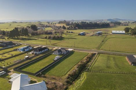 Photo of property in 18 White Road, Otane, 4202