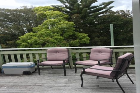 Photo of property in 2/32 Knightsbridge Drive, Forrest Hill, Auckland, 0620