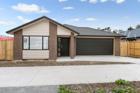 Photo of property in 12 Ropere Street, Kumeu, 0810