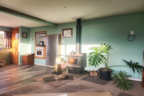 Photo of property in 15 Surrey Street, Orepuki, Riverton, 9881