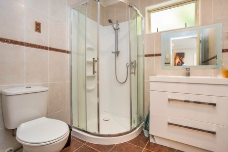 Photo of property in 941 East Coast Road, Torbay, Auckland, 0630