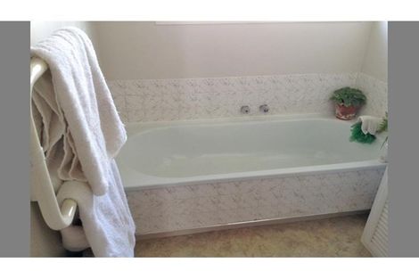 Photo of property in 1/54 Highland Park Drive, Highland Park, Auckland, 2010