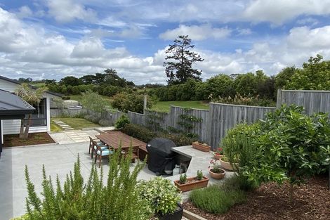 Photo of property in 15 Magnolia Lane, Kaukapakapa, Helensville, 0875