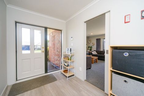 Photo of property in 18 Daniel Place, Kelvin Grove, Palmerston North, 4414