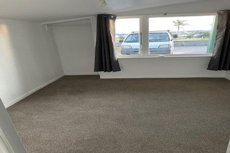 Photo of property in 29 Pukeko Place, Westshore, Napier, 4110