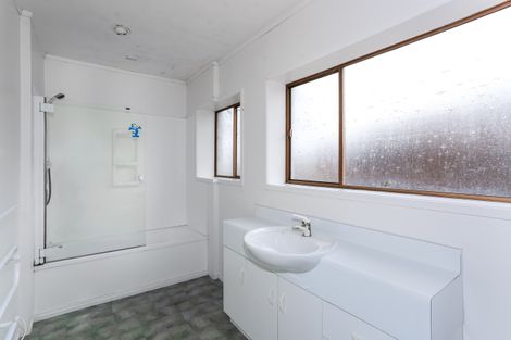 Photo of property in 2/8 Wood Street, Papakura, 2110