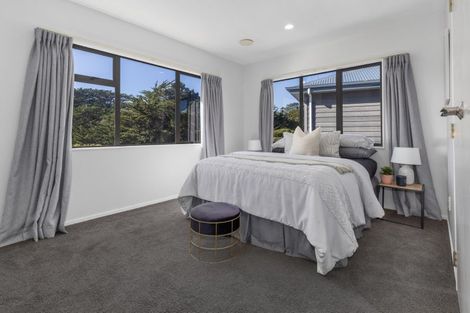 Photo of property in 2b Observatory Close, Whitby, Porirua, 5024