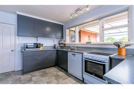 Photo of property in 24 Rhodes Street, Waimate, 7924