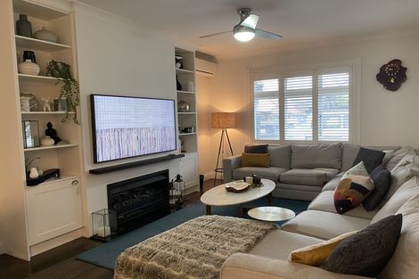 Photo of property in 1/27 Onewa Road, Northcote, Auckland, 0627