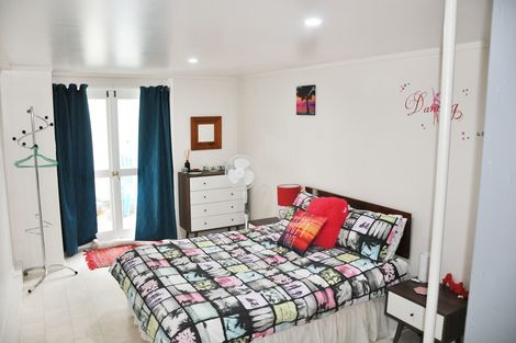 Photo of property in 8 Hillside Crescent, Leigh, 0985