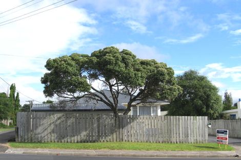 Photo of property in 129 View Road, Sunnyvale, Auckland, 0612