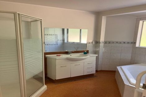 Photo of property in 8 Greenridge Court, Glenfield, Auckland, 0629