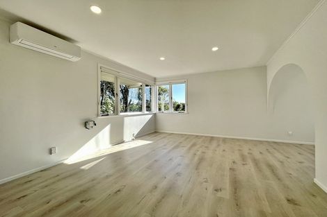 Photo of property in 20 Madison Place, Forrest Hill, Auckland, 0620