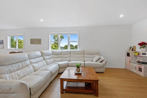 Photo of property in 31 Karaka Street, Helensville, 0800