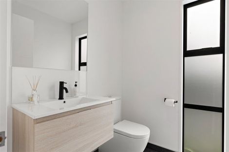 Photo of property in 99 Cashmere Bay Road, Moana, 7875