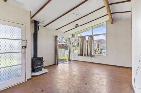 Photo of property in 5 Barnfield Place, Glendene, Auckland, 0602