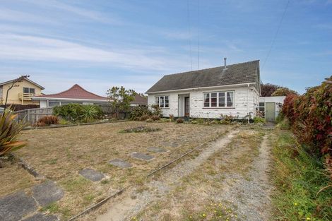 Photo of property in 16 Hardy Street, New Brighton, Christchurch, 8061