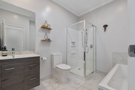 Photo of property in 83e Hobsonville Point Road, Hobsonville, Auckland, 0616