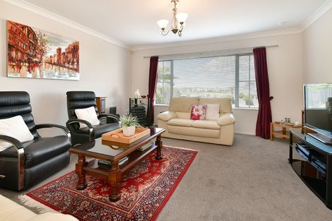 Photo of property in 93 Tauranga Place, Orewa, 0931