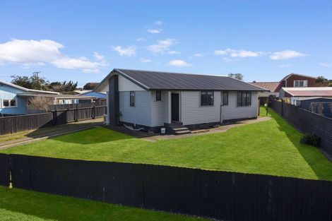 Photo of property in 3 Waitai Street, Castlecliff, Whanganui, 4501