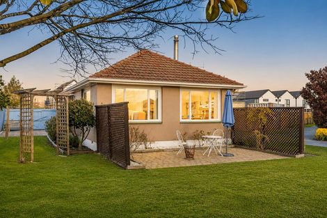 Photo of property in 61 Evesham Crescent, Spreydon, Christchurch, 8024