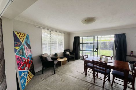 Photo of property in 30 Caroline Crescent, Highbury, Palmerston North, 4412