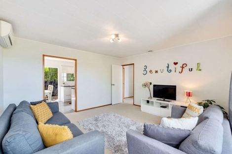 Photo of property in 2/8 Cranston Street, Torbay, Auckland, 0632