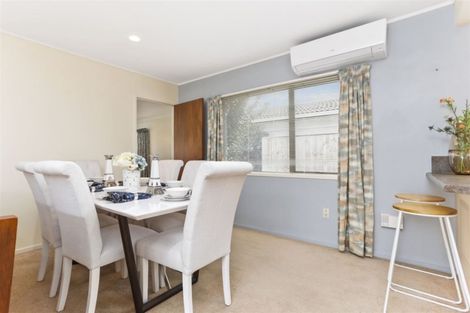 Photo of property in 17 Frank Evans Place, Henderson, Auckland, 0610