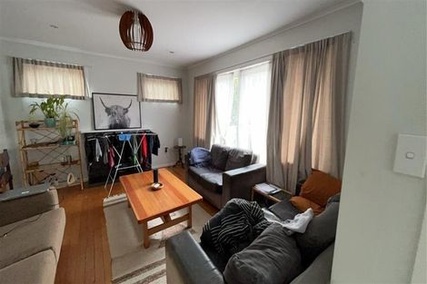 Photo of property in 24 Evans Road, Glen Eden, Auckland, 0602