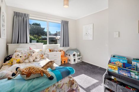 Photo of property in 22 Jandell Crescent, Bucklands Beach, Auckland, 2014