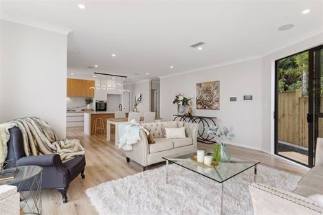 Photo of property in 44 Drumbuoy Drive, Flat Bush, Auckland, 2019