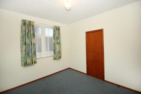 Photo of property in 5 Waterloo Crescent, Hokowhitu, Palmerston North, 4410