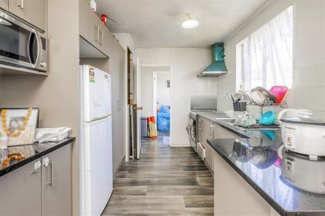 Photo of property in 3/10 Penion Drive, Flat Bush, Auckland, 2023