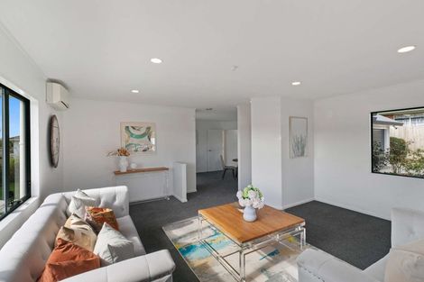 Photo of property in 19 Lasque Place, Glen Eden, Auckland, 0602