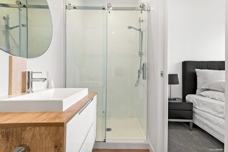 Photo of property in 35 Lewis Road, Pakuranga, Auckland, 2010