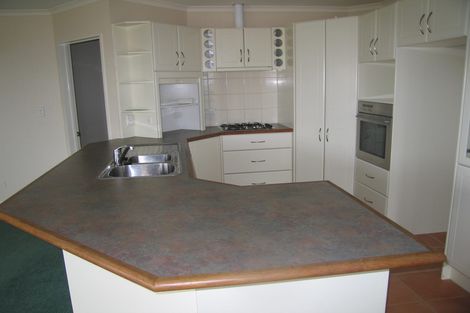 Photo of property in 4 Conacher Close, East Tamaki Heights, Auckland, 2016