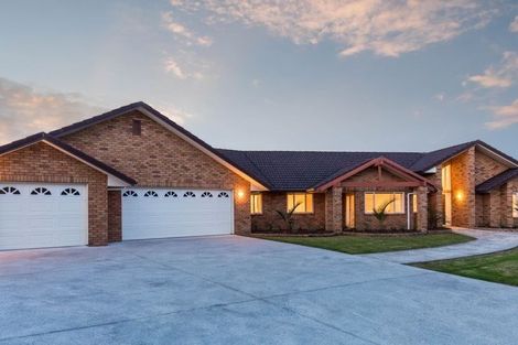 Photo of property in 2 Aunceston Rise, Alfriston, Auckland, 2105