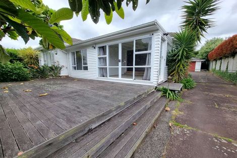 Photo of property in 420 Old Te Atatu Road, Te Atatu Peninsula, Auckland, 0610