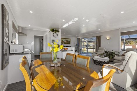 Photo of property in 2 Gardenia Avenue, Bell Block, New Plymouth, 4312