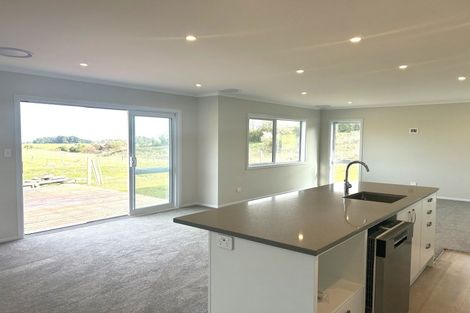 Photo of property in 30 Henderson Street, Kimbolton, 4774