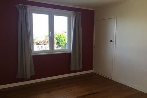 Photo of property in 37a Luckens Road, West Harbour, Auckland, 0618