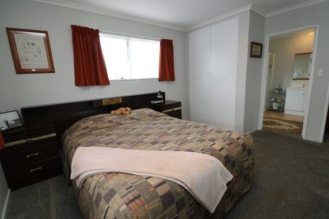 Photo of property in 5 Frances Street, Foxton, 4814