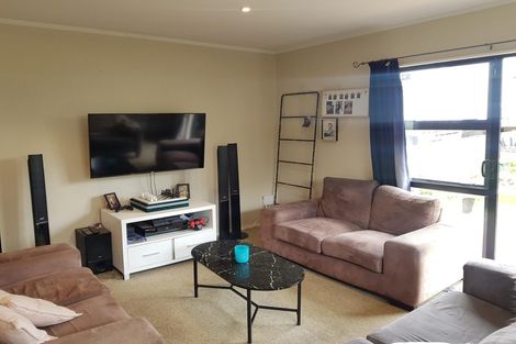 Photo of property in 2/20 Kamara Road, Glen Eden, Auckland, 0602