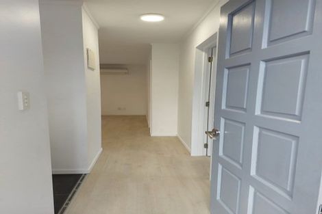 Photo of property in 33 Central Park Drive, Te Atatu South, Auckland, 0610