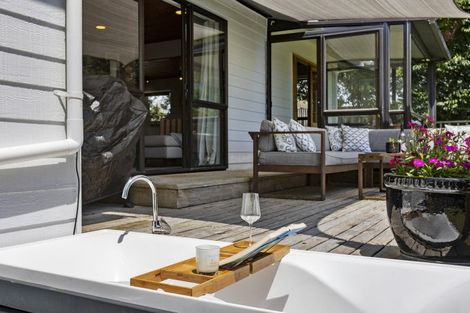 Photo of property in 192 Mangorei Road, Merrilands, New Plymouth, 4312