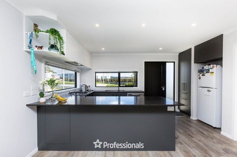 Photo of property in 2 Dahl Drive, Wallaceville, Upper Hutt, 5018