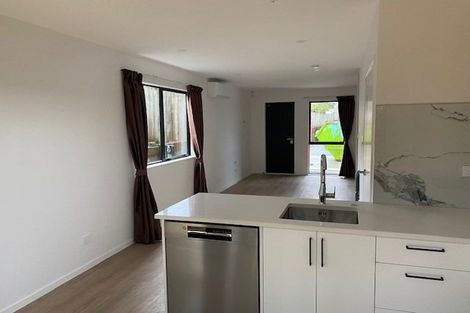 Photo of property in 1/60 Triangle Road, Massey, Auckland, 0614